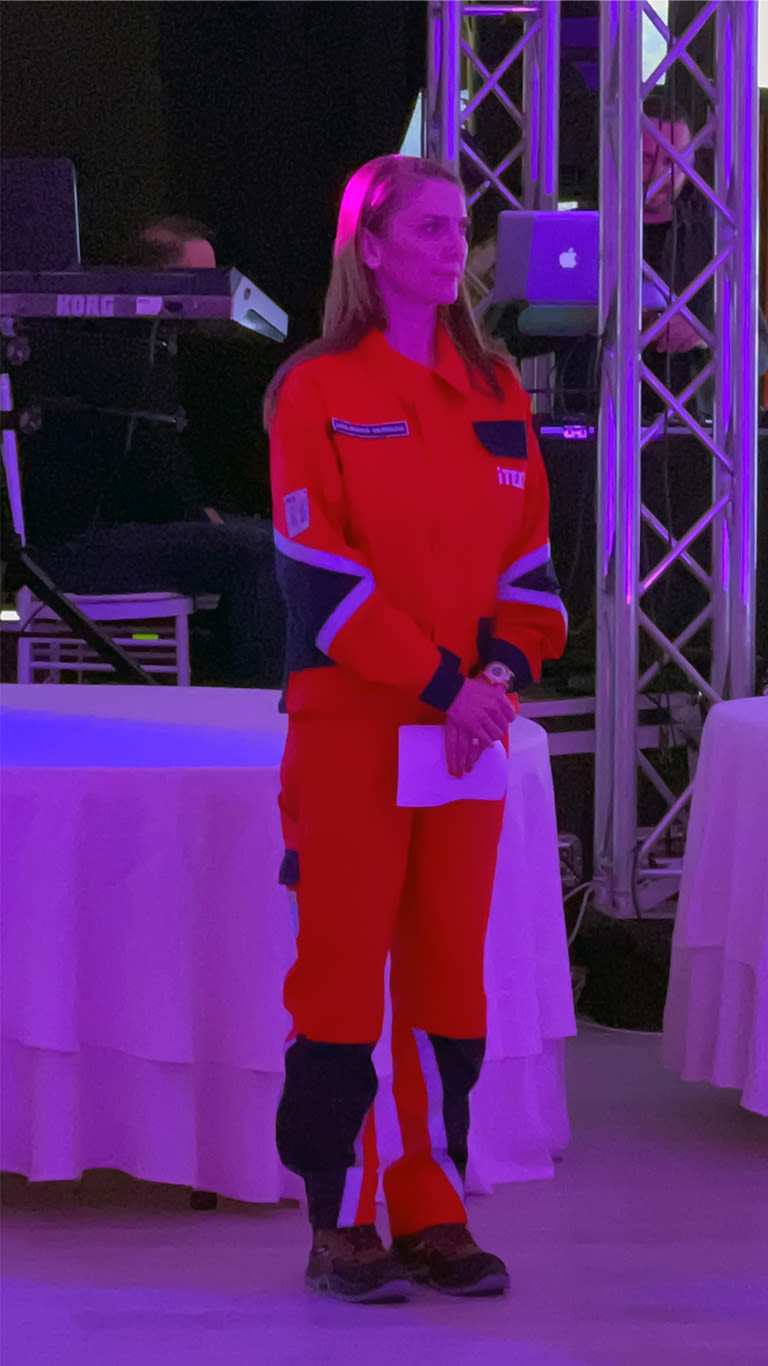 eveniment-1.jpg (581 KB)